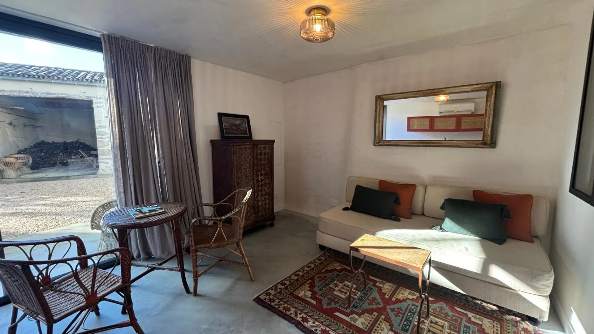 Mas Le Bel Ami Hotel Entrechaux Guest house